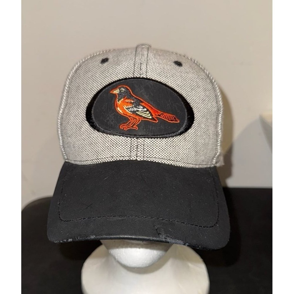 Vintage 90s MLB Baltimore Orioles Snap Back Baseball Cap.